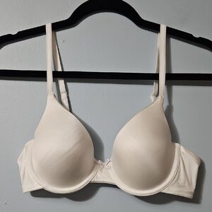 Maidenform White Women's Bra Size 36B Underwire Seamless